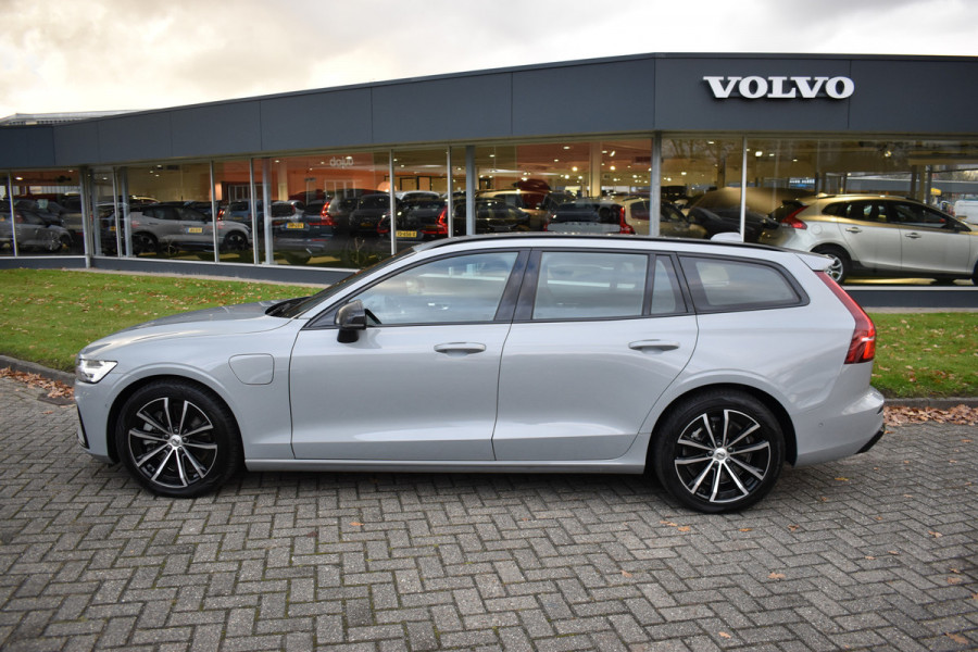 Volvo V60 T6 AWD 350PK Plug-in hybrid Plus Dark | Trekhaak | H&K | Contour stoelen | 360 Camera | 19"LMV |