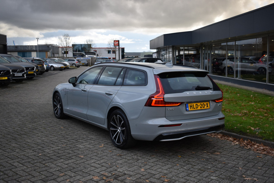 Volvo V60 T6 AWD 350PK Plug-in hybrid Plus Dark | Trekhaak | H&K | Contour stoelen | 360 Camera | 19"LMV |