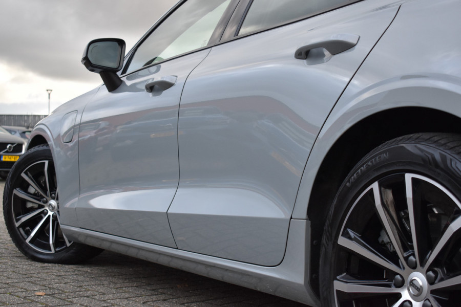 Volvo V60 T6 AWD 350PK Plug-in hybrid Plus Dark | Trekhaak | H&K | Contour stoelen | 360 Camera | 19"LMV |