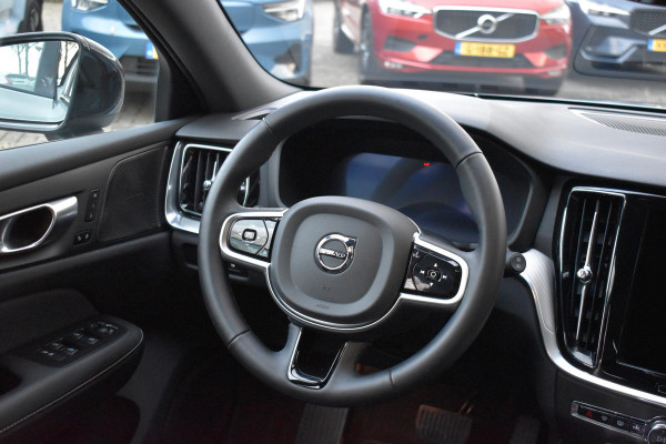 Volvo V60 T6 AWD 350PK Plug-in hybrid Plus Dark | Trekhaak | H&K | Contour stoelen | 360 Camera | 19"LMV |