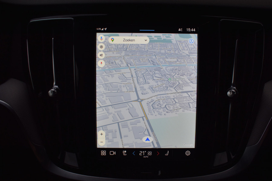 Volvo V60 T6 AWD 350PK Plug-in hybrid Plus Dark | Trekhaak | H&K | Contour stoelen | 360 Camera | 19"LMV |