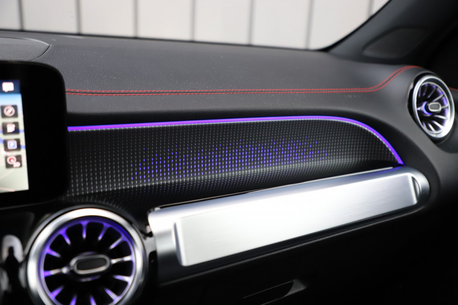 Mercedes-Benz EQB 250 AMG 67 kWh | 190PK | Led | Sfeerverlichting | Widescreen | Stoelverwarming | Camera | Standkachel | Apple-carplay | 2023.