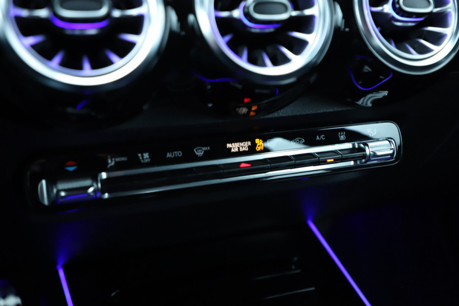 Mercedes-Benz EQB 250 AMG 67 kWh | 190PK | Led | Sfeerverlichting | Widescreen | Stoelverwarming | Camera | Standkachel | Apple-carplay | 2023.