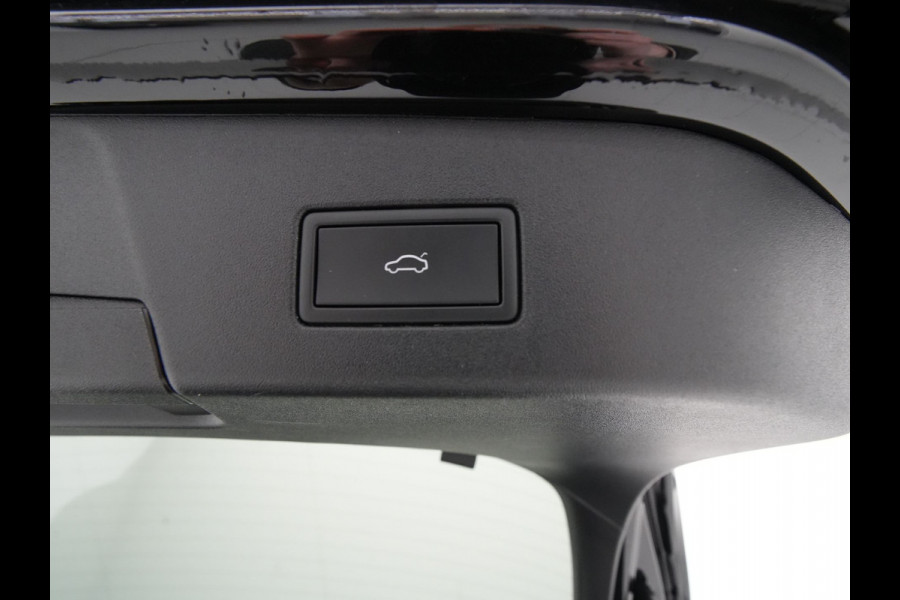 Volkswagen ID.5 Pro Business 77 kWh 286pk Navigatie Camera Stoelverwarming Acc 246