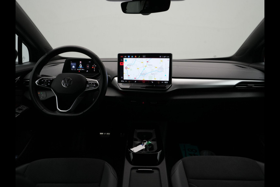 Volkswagen ID.5 Pro Business 77 kWh 286pk Navigatie Camera Stoelverwarming Acc 246