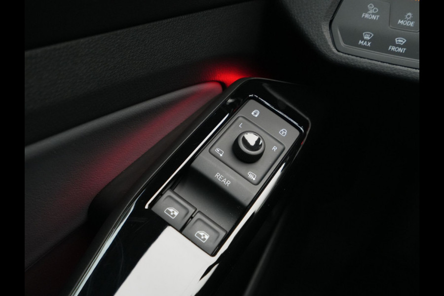 Volkswagen ID.5 Pro Business 77 kWh 286pk Navigatie Camera Stoelverwarming Acc 246