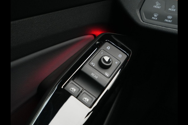 Volkswagen ID.5 Pro Business 77 kWh 286pk Navigatie Camera Stoelverwarming Acc 246