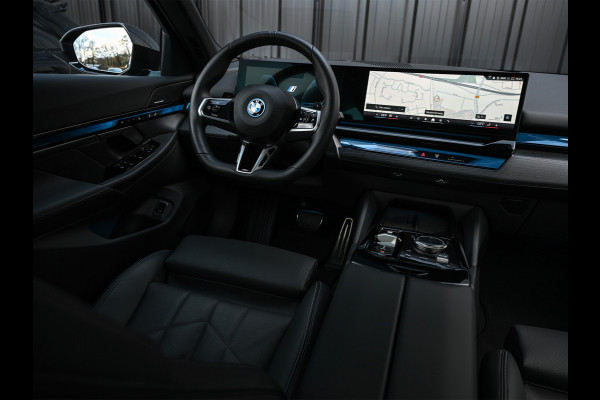 BMW 5 Serie Touring 530e xDRIVE | M-SPORT PRO | HARMAN / KARDON | COMFORT ACCESS | TREKHAAK | SHADOW-LINE | DAB+ | ICONIC GLOW | ADAPTIVE LE