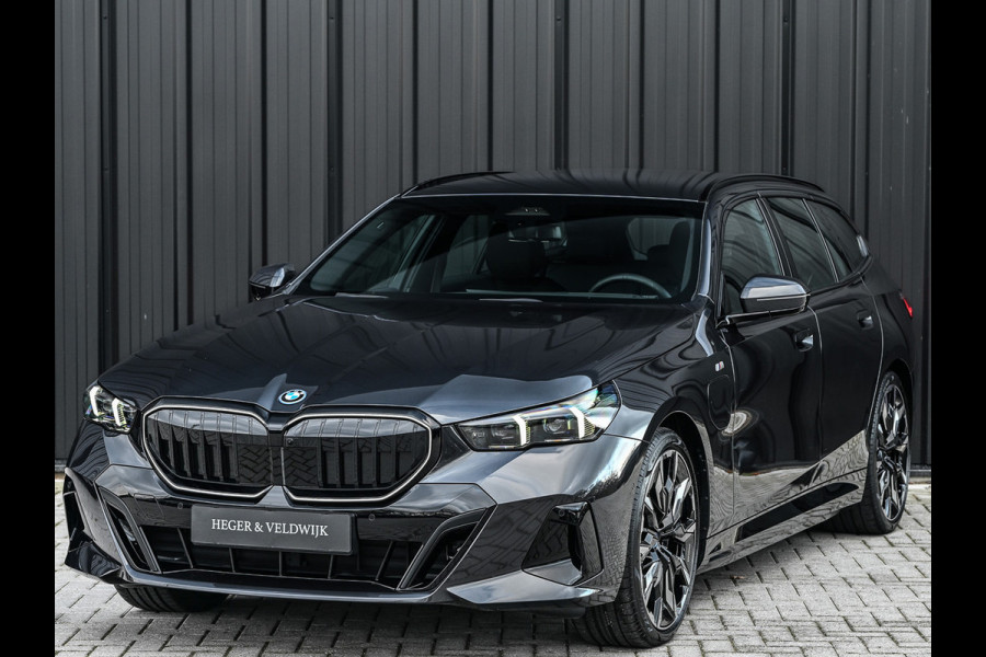 BMW 5 Serie Touring 530e xDRIVE | M-SPORT PRO | HARMAN / KARDON | COMFORT ACCESS | TREKHAAK | SHADOW-LINE | DAB+ | ICONIC GLOW | ADAPTIVE LE