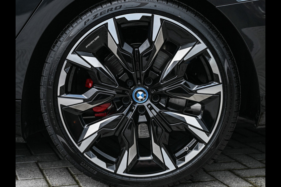 BMW 5 Serie Touring 530e xDRIVE | M-SPORT PRO | HARMAN / KARDON | COMFORT ACCESS | TREKHAAK | SHADOW-LINE | DAB+ | ICONIC GLOW | ADAPTIVE LE