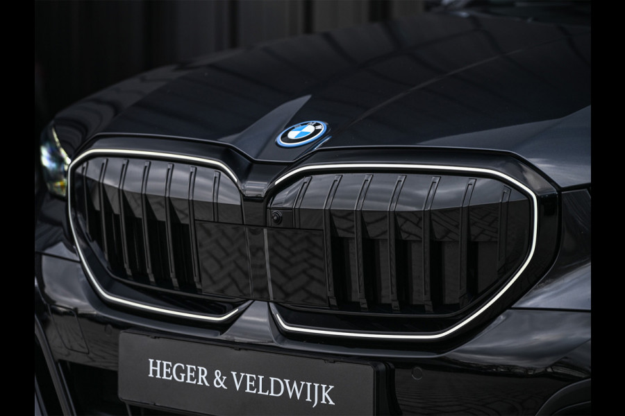 BMW 5 Serie Touring 530e xDRIVE | M-SPORT PRO | HARMAN / KARDON | COMFORT ACCESS | TREKHAAK | SHADOW-LINE | DAB+ | ICONIC GLOW | ADAPTIVE LE