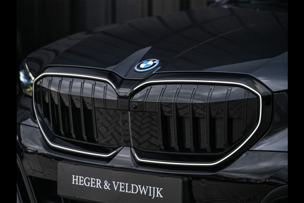 BMW 5 Serie Touring 530e xDRIVE | M-SPORT PRO | HARMAN / KARDON | COMFORT ACCESS | TREKHAAK | SHADOW-LINE | DAB+ | ICONIC GLOW | ADAPTIVE LE