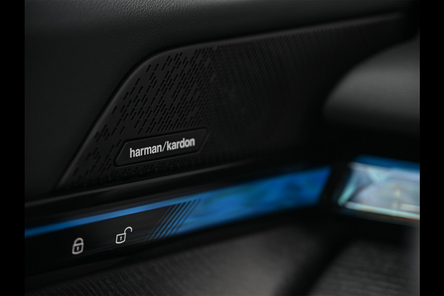 BMW 5 Serie Touring 530e xDRIVE | M-SPORT PRO | HARMAN / KARDON | COMFORT ACCESS | TREKHAAK | SHADOW-LINE | DAB+ | ICONIC GLOW | ADAPTIVE LE