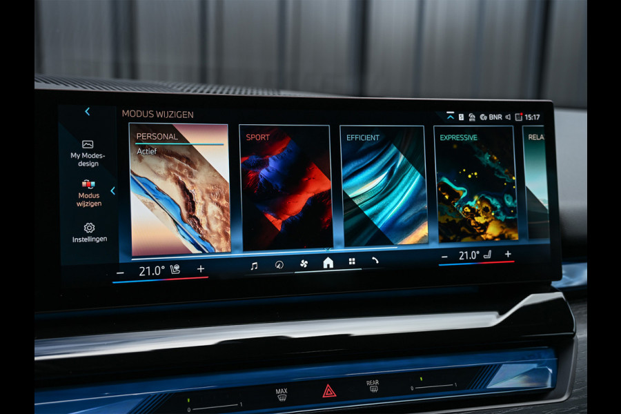 BMW 5 Serie Touring 530e xDRIVE | M-SPORT PRO | HARMAN / KARDON | COMFORT ACCESS | TREKHAAK | SHADOW-LINE | DAB+ | ICONIC GLOW | ADAPTIVE LE