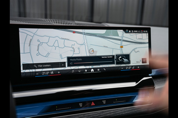 BMW 5 Serie Touring 530e xDRIVE | M-SPORT PRO | HARMAN / KARDON | COMFORT ACCESS | TREKHAAK | SHADOW-LINE | DAB+ | ICONIC GLOW | ADAPTIVE LE