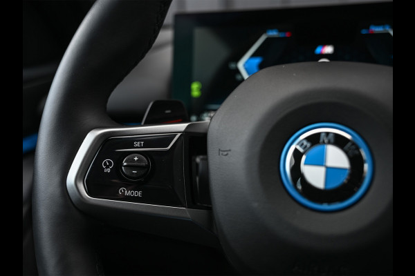 BMW 5 Serie Touring 530e xDRIVE | M-SPORT PRO | HARMAN / KARDON | COMFORT ACCESS | TREKHAAK | SHADOW-LINE | DAB+ | ICONIC GLOW | ADAPTIVE LE