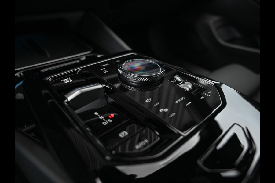 BMW 5 Serie Touring 530e xDRIVE | M-SPORT PRO | HARMAN / KARDON | COMFORT ACCESS | TREKHAAK | SHADOW-LINE | DAB+ | ICONIC GLOW | ADAPTIVE LE