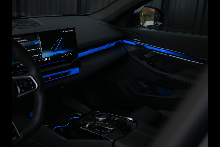 BMW 5 Serie Touring 530e xDRIVE | M-SPORT PRO | HARMAN / KARDON | COMFORT ACCESS | TREKHAAK | SHADOW-LINE | DAB+ | ICONIC GLOW | ADAPTIVE LE