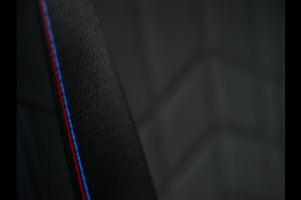 BMW 5 Serie Touring 530e xDRIVE | M-SPORT PRO | HARMAN / KARDON | COMFORT ACCESS | TREKHAAK | SHADOW-LINE | DAB+ | ICONIC GLOW | ADAPTIVE LE