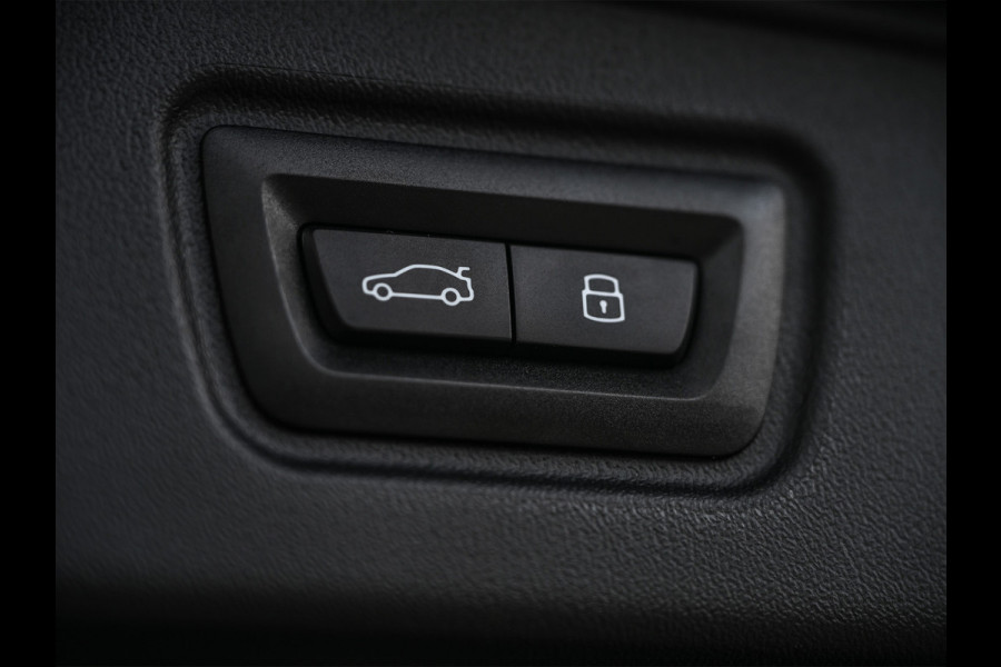 BMW 5 Serie Touring 530e xDRIVE | M-SPORT PRO | HARMAN / KARDON | COMFORT ACCESS | TREKHAAK | SHADOW-LINE | DAB+ | ICONIC GLOW | ADAPTIVE LE