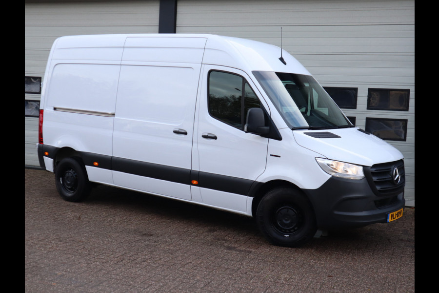 Mercedes-Benz eSprinter eSprinter 55 kWh 100% Elektrisch L2H2 - Camera - Airco