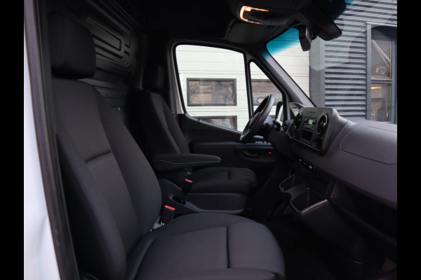 Mercedes-Benz eSprinter eSprinter 55 kWh 100% Elektrisch L2H2 - Camera - Airco