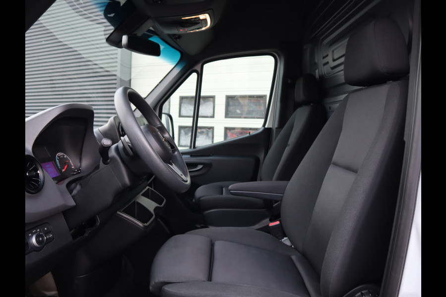 Mercedes-Benz eSprinter eSprinter 55 kWh 100% Elektrisch L2H2 - Camera - Airco