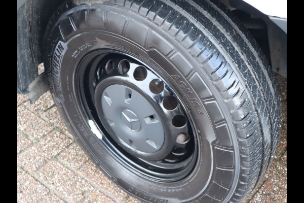 Mercedes-Benz eSprinter eSprinter 55 kWh 100% Elektrisch L2H2 - Camera - Airco