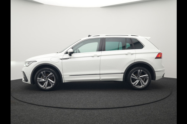 Volkswagen Tiguan 1.4 TSI eHybrid R-Line Business+ Plug In Hybrid 245pk Dealer O.H. PHEV | Panodak | Adaptive Cruise | 360 Camera | IQ Light | Lederen Stoelen Memory & Verwarmd | Apple Carplay | Stuur Verwarmd | Sfeerverlichting | Virtual | Navigatie | Blis | DAB |