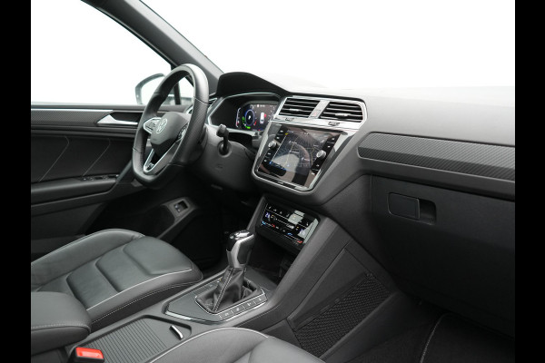 Volkswagen Tiguan 1.4 TSI eHybrid R-Line Business+ Plug In Hybrid 245pk Dealer O.H. PHEV | Panodak | Adaptive Cruise | 360 Camera | IQ Light | Lederen Stoelen Memory & Verwarmd | Apple Carplay | Stuur Verwarmd | Sfeerverlichting | Virtual | Navigatie | Blis | DAB |