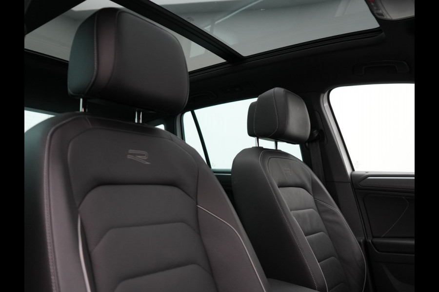 Volkswagen Tiguan 1.4 TSI eHybrid R-Line Business+ Plug In Hybrid 245pk Dealer O.H. PHEV | Panodak | Adaptive Cruise | 360 Camera | IQ Light | Lederen Stoelen Memory & Verwarmd | Apple Carplay | Stuur Verwarmd | Sfeerverlichting | Virtual | Navigatie | Blis | DAB |