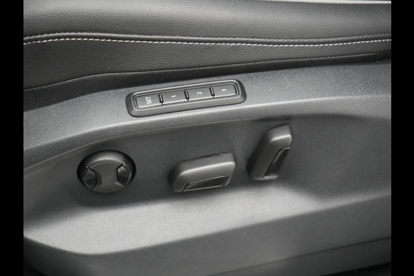 Volkswagen Tiguan 1.4 TSI eHybrid R-Line Business+ Plug In Hybrid 245pk Dealer O.H. PHEV | Panodak | Adaptive Cruise | 360 Camera | IQ Light | Lederen Stoelen Memory & Verwarmd | Apple Carplay | Stuur Verwarmd | Sfeerverlichting | Virtual | Navigatie | Blis | DAB |