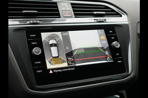 Volkswagen Tiguan 1.4 TSI eHybrid R-Line Business+ Plug In Hybrid 245pk Dealer O.H. PHEV | Panodak | Adaptive Cruise | 360 Camera | IQ Light | Lederen Stoelen Memory & Verwarmd | Apple Carplay | Stuur Verwarmd | Sfeerverlichting | Virtual | Navigatie | Blis | DAB |