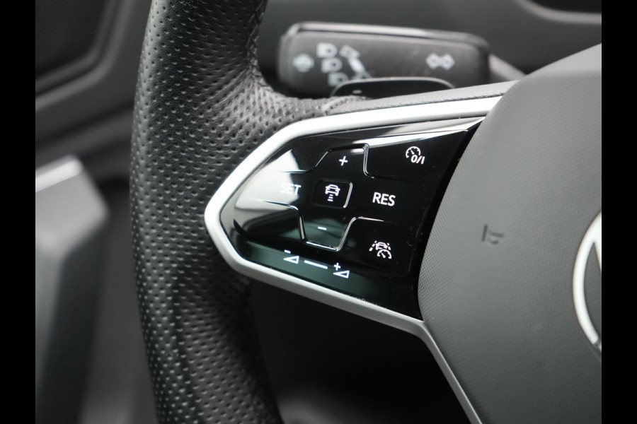 Volkswagen Tiguan 1.4 TSI eHybrid R-Line Business+ Plug In Hybrid 245pk Dealer O.H. PHEV | Panodak | Adaptive Cruise | 360 Camera | IQ Light | Lederen Stoelen Memory & Verwarmd | Apple Carplay | Stuur Verwarmd | Sfeerverlichting | Virtual | Navigatie | Blis | DAB |
