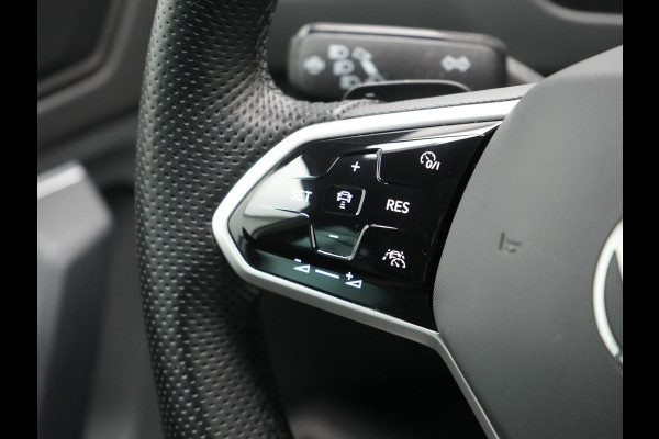 Volkswagen Tiguan 1.4 TSI eHybrid R-Line Business+ Plug In Hybrid 245pk Dealer O.H. PHEV | Panodak | Adaptive Cruise | 360 Camera | IQ Light | Lederen Stoelen Memory & Verwarmd | Apple Carplay | Stuur Verwarmd | Sfeerverlichting | Virtual | Navigatie | Blis | DAB |