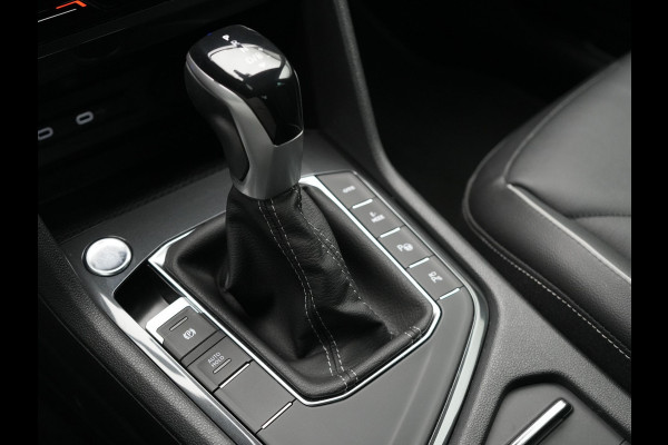 Volkswagen Tiguan 1.4 TSI eHybrid R-Line Business+ Plug In Hybrid 245pk Dealer O.H. PHEV | Panodak | Adaptive Cruise | 360 Camera | IQ Light | Lederen Stoelen Memory & Verwarmd | Apple Carplay | Stuur Verwarmd | Sfeerverlichting | Virtual | Navigatie | Blis | DAB |