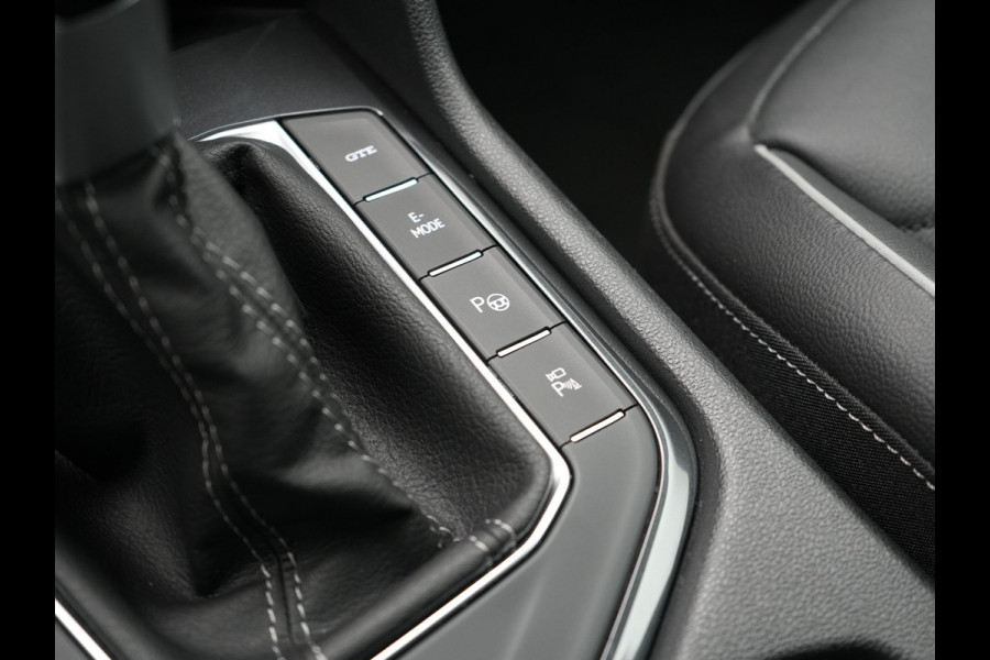 Volkswagen Tiguan 1.4 TSI eHybrid R-Line Business+ Plug In Hybrid 245pk Dealer O.H. PHEV | Panodak | Adaptive Cruise | 360 Camera | IQ Light | Lederen Stoelen Memory & Verwarmd | Apple Carplay | Stuur Verwarmd | Sfeerverlichting | Virtual | Navigatie | Blis | DAB |