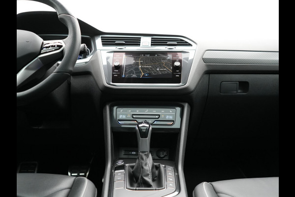 Volkswagen Tiguan 1.4 TSI eHybrid R-Line Business+ Plug In Hybrid 245pk Dealer O.H. PHEV | Panodak | Adaptive Cruise | 360 Camera | IQ Light | Lederen Stoelen Memory & Verwarmd | Apple Carplay | Stuur Verwarmd | Sfeerverlichting | Virtual | Navigatie | Blis | DAB |