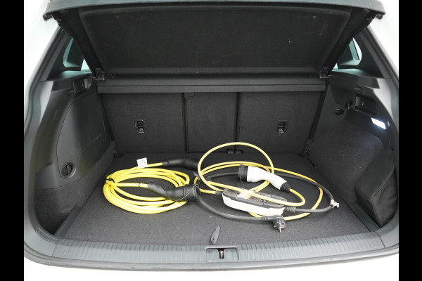 Volkswagen Tiguan 1.4 TSI eHybrid R-Line Business+ Plug In Hybrid 245pk Dealer O.H. PHEV | Panodak | Adaptive Cruise | 360 Camera | IQ Light | Lederen Stoelen Memory & Verwarmd | Apple Carplay | Stuur Verwarmd | Sfeerverlichting | Virtual | Navigatie | Blis | DAB |