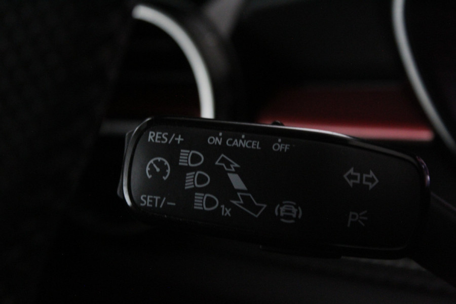 Škoda Fabia Škoda 1.0 TSI Monte Carlo > Zwart dak/Stoelverwarming/DSG/Apple Carplay/Android Auto