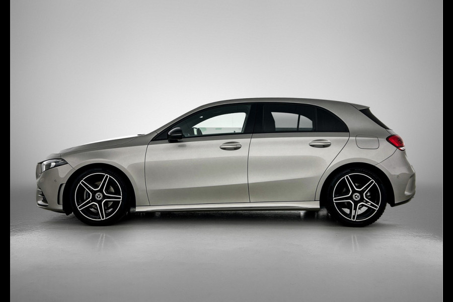Mercedes-Benz A-Klasse 160 Business Solution AMG 5 Spaaks lichtmetalen velgen AMG | MUBX wide screen | Navigatie | Parking support met camera achter | Inclusief 24 maanden MB Certified garantie voor Europa.