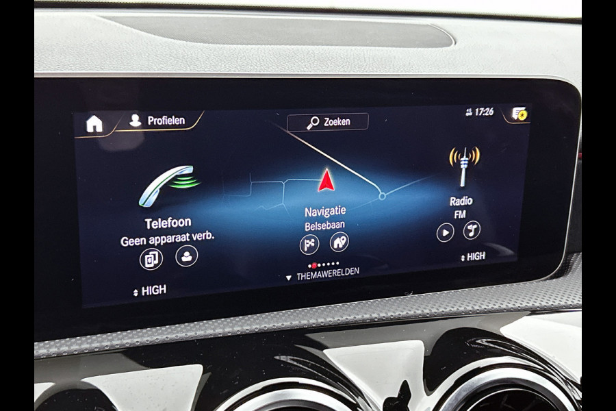 Mercedes-Benz A-Klasse 160 Business Solution AMG 5 Spaaks lichtmetalen velgen AMG | MUBX wide screen | Navigatie | Parking support met camera achter | Inclusief 24 maanden MB Certified garantie voor Europa.