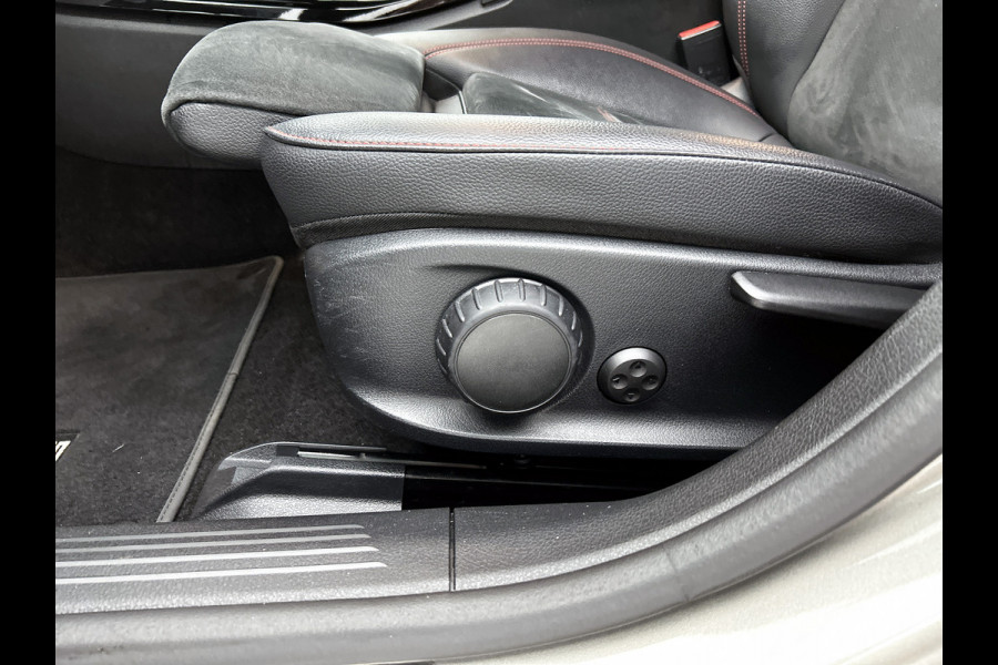 Mercedes-Benz A-Klasse 160 Business Solution AMG 5 Spaaks lichtmetalen velgen AMG | MUBX wide screen | Navigatie | Parking support met camera achter | Inclusief 24 maanden MB Certified garantie voor Europa.