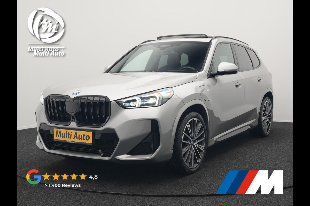BMW X1 xDrive30e M Sport Plug In Hybrid 326pk Dealer O.H. PHEV | Panodak | Head Up | 360 Camera | Adaptive Cruise | Alcantara Sportstoelen Massage & Memory | Harman & Kardon | Stoelen & Stuur Verwarmd | Apple Carplay | 20"L.M | Blis | Keyless | Sfee