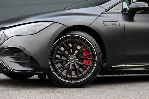 Mercedes-Benz EQE AMG 53 4MATIC+ 90 kWh | 72500,- Ex | MBUX Hyperscreen | Airmatic | Achterasbesturing | Distronic+ | Massage | Memory | Burmester | Stoelventilatie | HUD | Digital Light | Warmtepomp | Surround Camera |