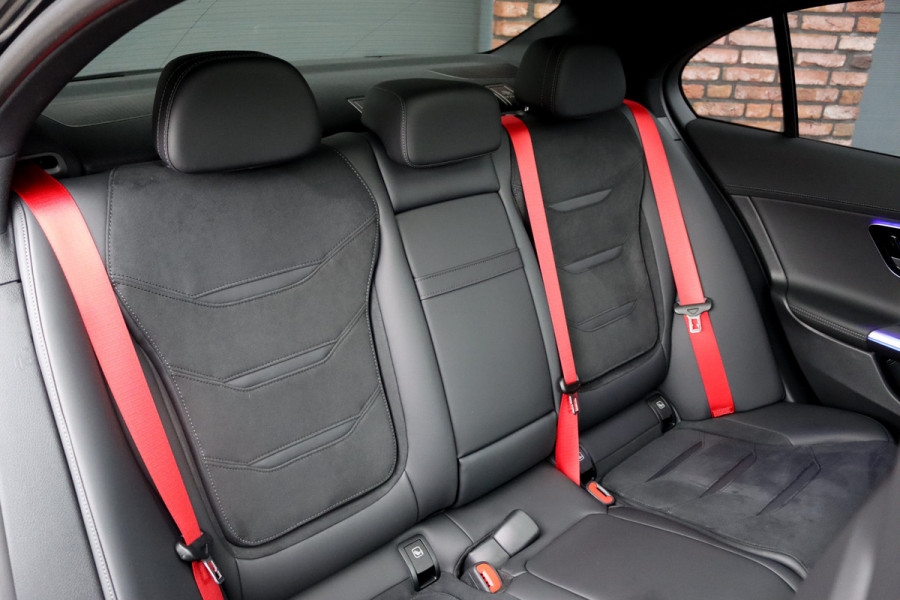 Mercedes-Benz C-Klasse AMG 63 S E Performance | 680 pk | Achterasbesturing | AMG Drivers Package | Distronic+ | Memory | Burmester | AMG Performance Stoelen | AMG-Aero Pakket | HUD | Digital Light |