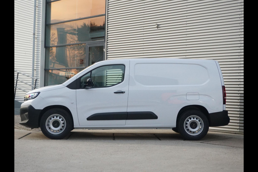 Peugeot e-Partner L2 50 kWh | 0% rente | Navigatie incl. Apple Carplay | camera's | parkeersensoren voor & achter | dodehoek detectie | Comfort stoel | rijklaarprijs