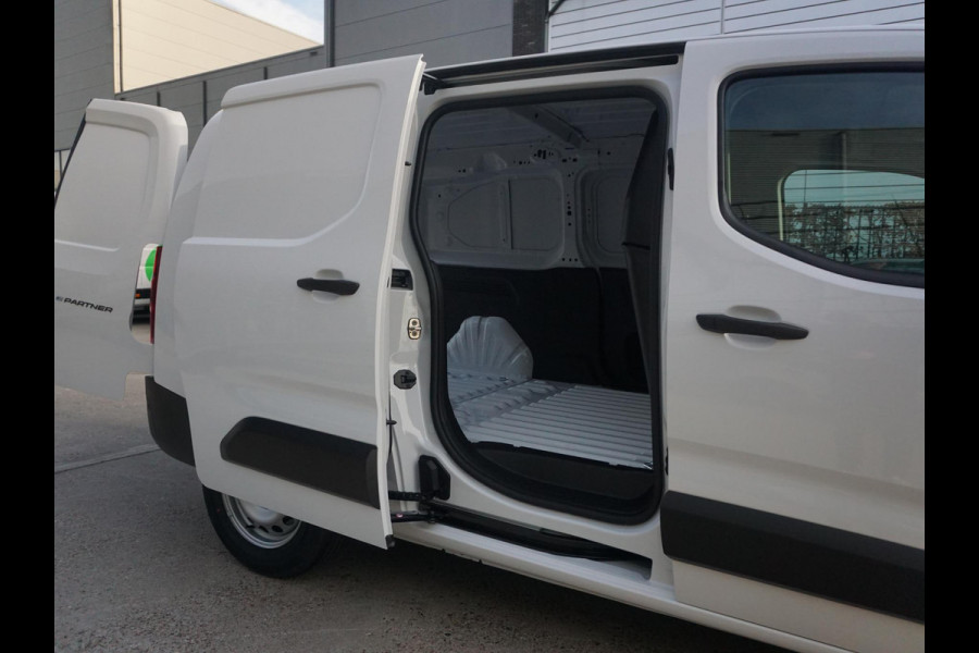 Peugeot e-Partner L2 50 kWh | 8 jaar garantie | Navigatie incl. Apple Carplay | camera's | parkeersensoren voor & achter | dodehoek detectie | Comfort stoel | rijklaarprijs