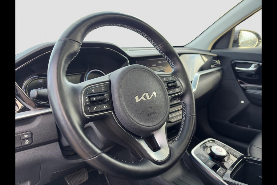 Kia e-Niro ExecutiveLine 64 kWh Automaat | Stoelverkoeling & Verwarming | Camera | Cruise | Leder | Sensoren |