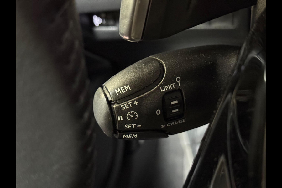 Peugeot 2008 1.2 PureTech 130 Allure | 360 camera | Keyless | Stoelverwarming | Navi | Cruise control | DAB